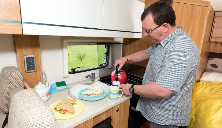 There isn’t masses of worktop in the Lifestyle 664 dealer special from Marquis, but the sink and cooker lids 
can be lowered to increase preparation space. A pair 
of plug sockets is provided