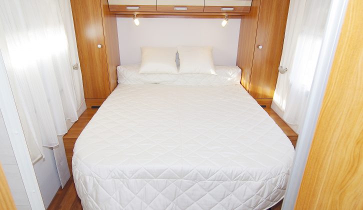 The area around the island double bed at the rear of the ’van is completely symmetrical so that each occupant gets the same space for hanging clothes, placing a book and accessing the bed. The area can be closed off to ensure you enjoy sweet island dreams in the Dethleffs Esprit T7150 DBM motorhome
