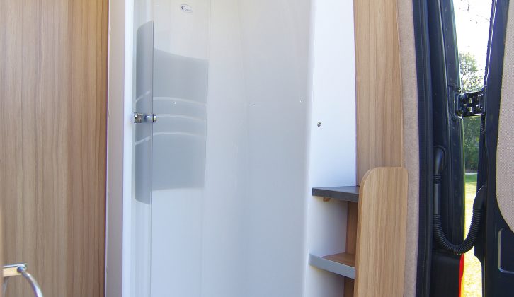 Read our Lunar Landstar EW review to find out more about this great-sized cylindrical shower