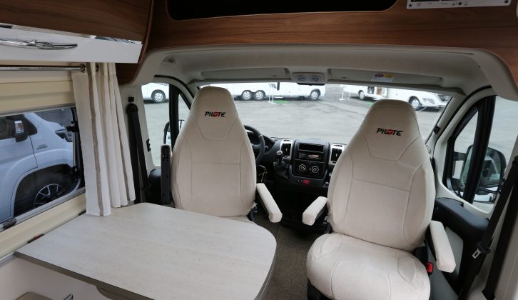 The lounge/dining area of the Pilote V600F