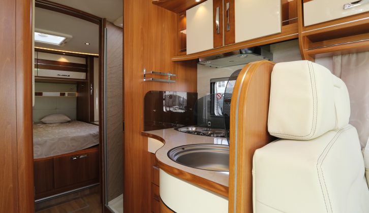 The Fleurette Discover 73 LMS is one of two island-bed models in the range