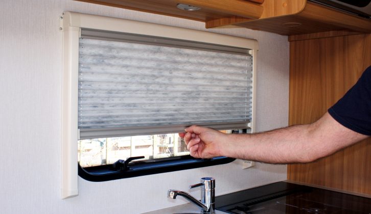 DIY project: how to maintain pleated blinds and flyscreens