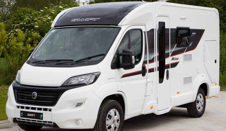 At just 5.99m long and 2.26m wide, the new-for-2016 Swift Rio 325 fits a lot into a relatively small space