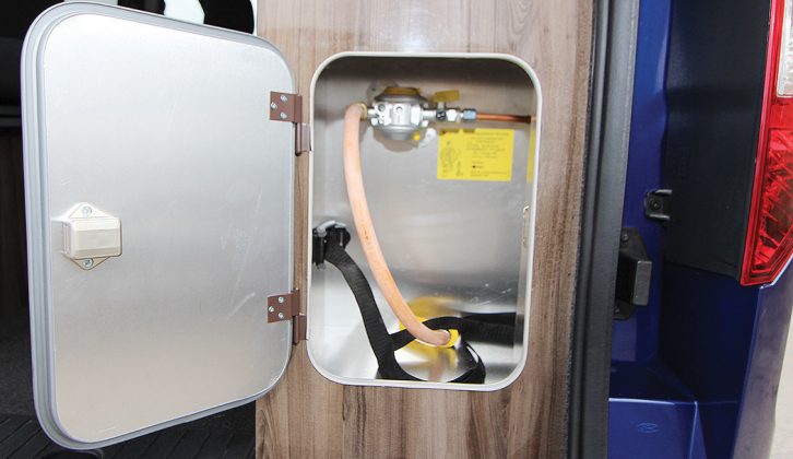 At the rear is a metal- lined LPG compartment for a Campingaz 907 refillable Butane cylinder, available worldwide