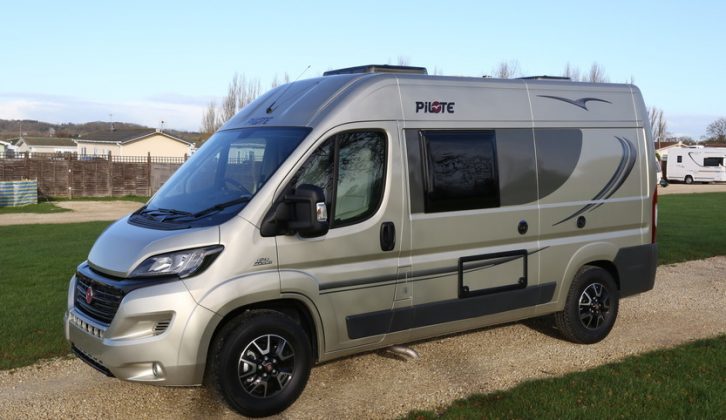 Will the Pilote Foxy Van V540G win you over with its transverse rear bed and walk-through washroom?