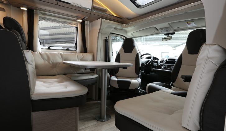 Low-profile Magic Edition ’vans have overcab skylights, as in this twin-single-bed T 2 EB