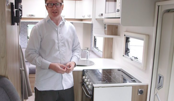 Our Editor Niall talks us round the Swift Escape 685's clever, L-shaped kitchen