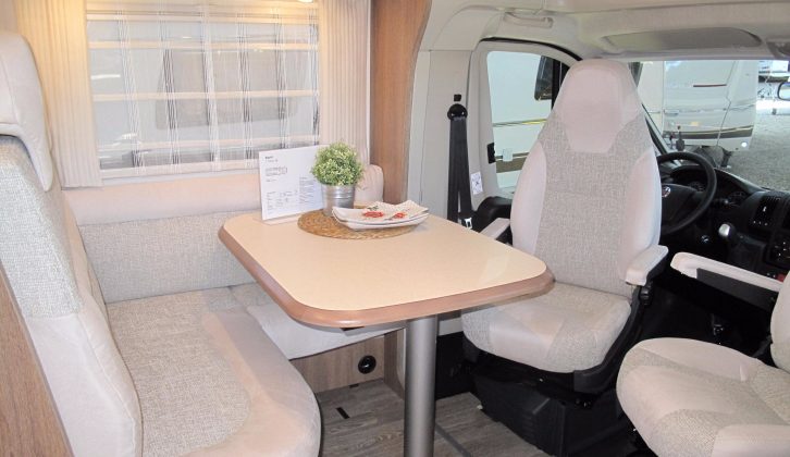 The Esprit T7150 EB-2 has a bright lounge and an island bed