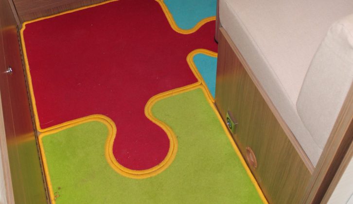 As standard, the Itineo SLB700 comes with the Kiddy-Neo pack featuring, amongst other items, this child-friendly rug