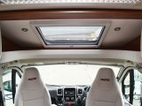 This sunroof ensures that both the cab and the front dinette are light-filled places