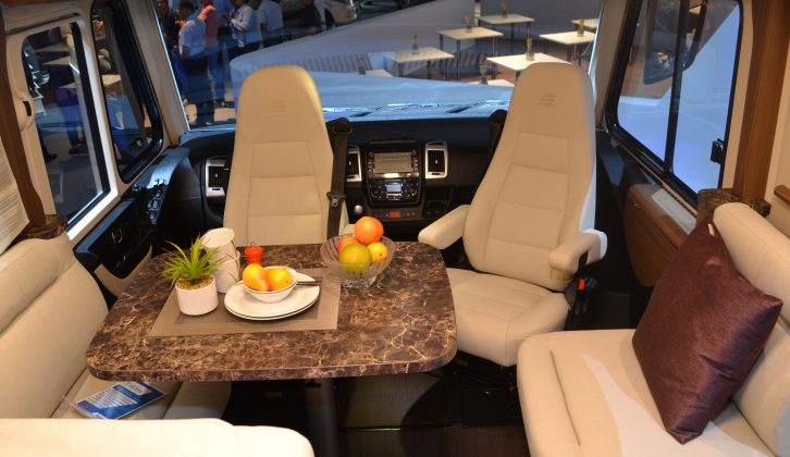 You get this spacious lounge in the Hymer B-Class SupremeLine 704