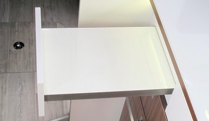 This pull-out flap provides extra work space and it is cleverly disguised as a drawer, although it’s not on exactly the same level as the main worktop