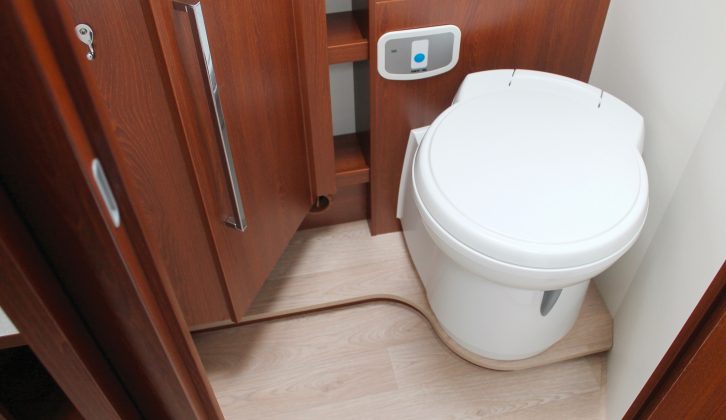 The Rapido 8094dF's washroom is divided across the corridor, with the toilet and handbasin located on the UK nearside