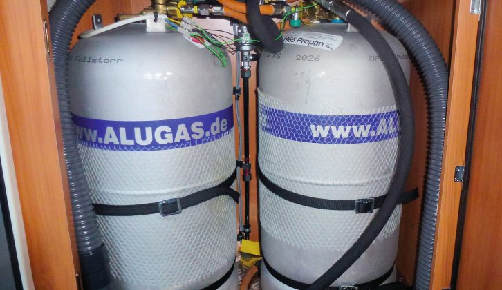 This shows a pair of 14kg Alugas bottles fitted with the shroud off
