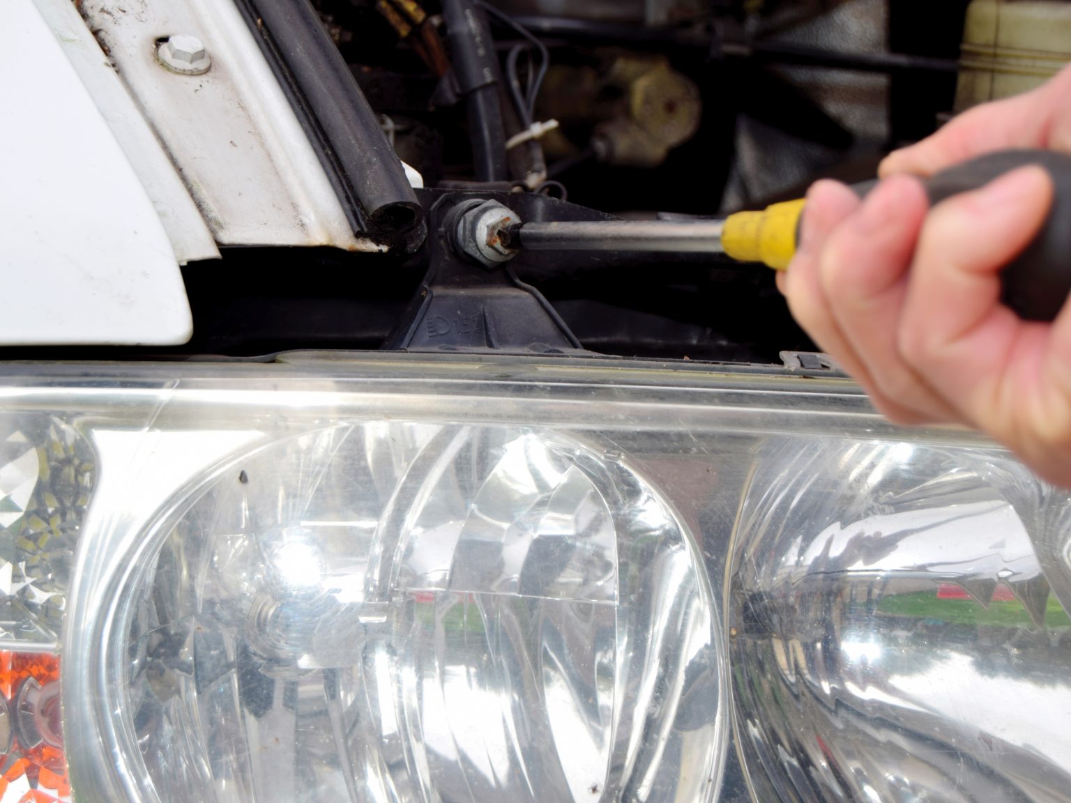 How to fit new headlamps to a Fiat Ducato Practical Motorhome