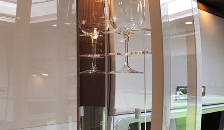 A notable new feature in the Chic E-Line/S-Plus is the stylish, curvy drinks cabinet in the lounge