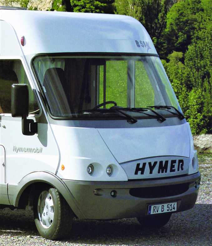 Early B-Class had a single oblong headlamp on each side; later examples had twin round lights and a smiley grille