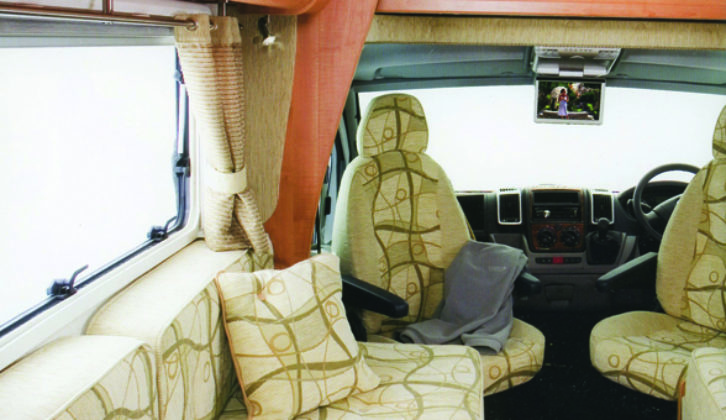 This 2007 EKS Hi-line has the original cabinetwork and has been fitted with the optional overcab bed