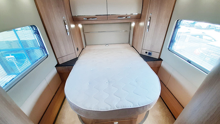 Interior photo of the bedroom of the Auto-Trail Grand Frontier GF88 A-class motorhome