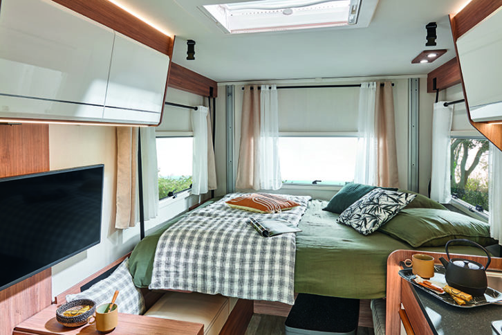 Select between Expression and Evidence specification on Pilote motorhomes for 2022