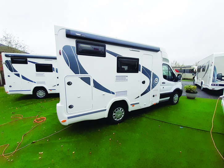 Despite its compact length, the S514 has a capacious rear garage