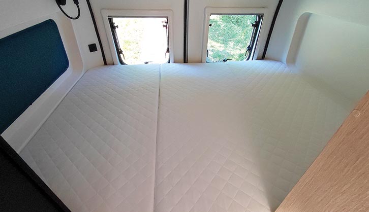 Rear bed in Joa Camp 60G