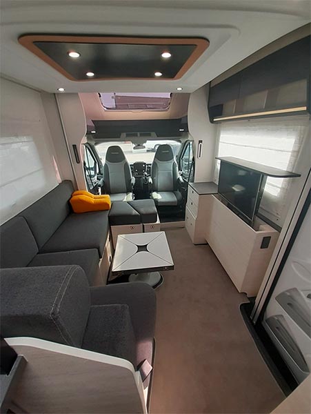 The lounge in the Chausson 660 Exclusive Line