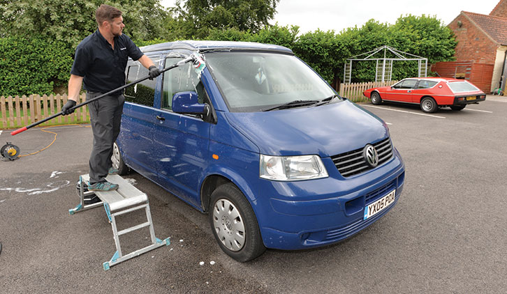 Cleaning a motorhome