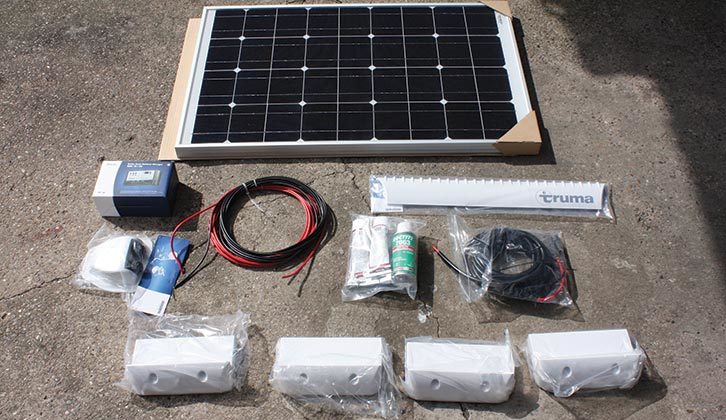 The main contents of the SolarSet kit