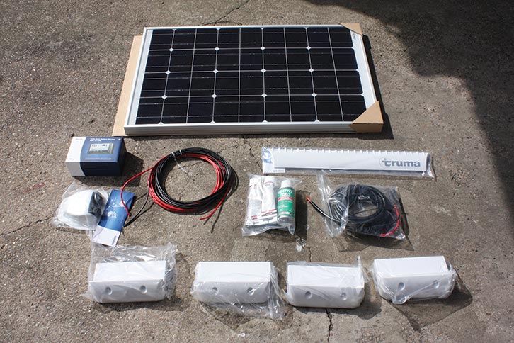 The main contents of the SolarSet kit