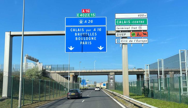 Sign pointing to Calais
