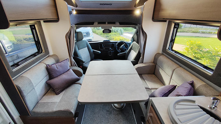 Lounge of 75-4T