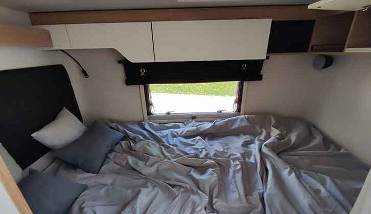 Transverse bed in A696G