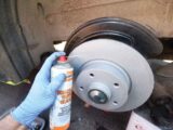 Fitting brake discs