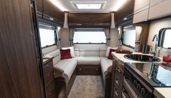 Rear-lounge in Encore 295