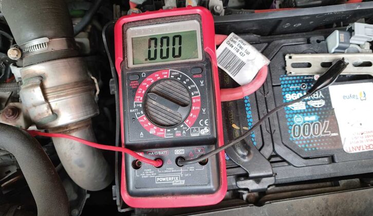 Checking earth strapping resistance with a multimeter