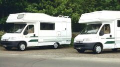 Autohomes Wayfarer (left) and Wanderer (right) at launch in 1995