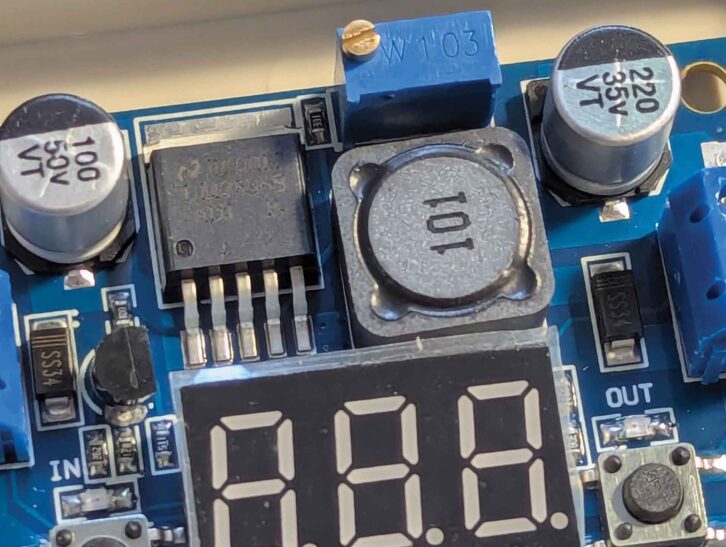 The DC-DC voltage regulator