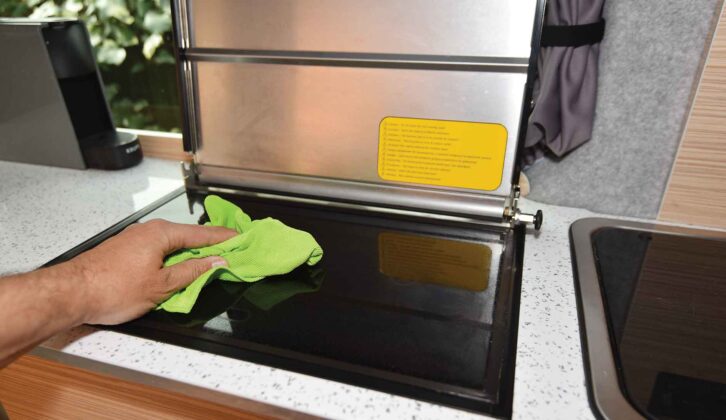 Cleaning the diesel hob