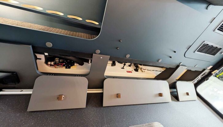 Skirting lockers