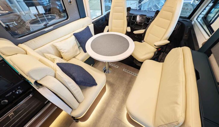 The seats swivelled round to face the lounge