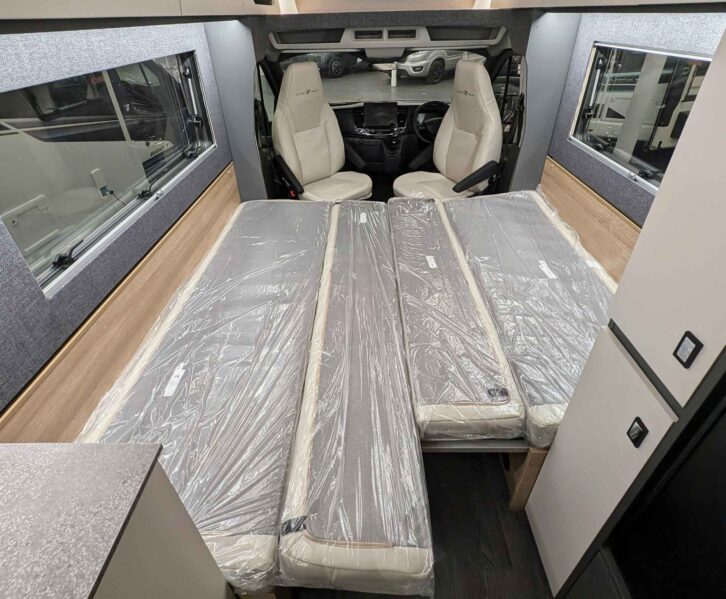 The transverse double bed