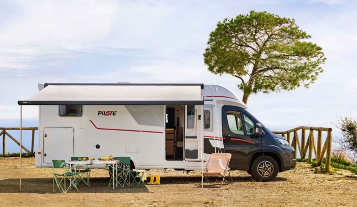 The P720FGJ pitched up with its canopy