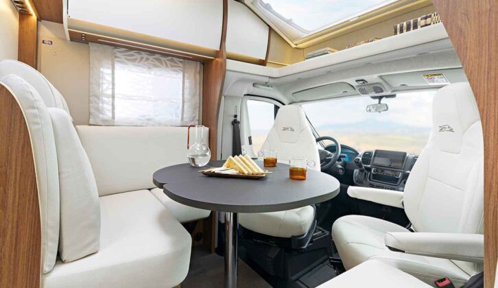 The lounge in the Titanio L2009
