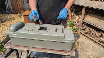 Repairing the lip seal