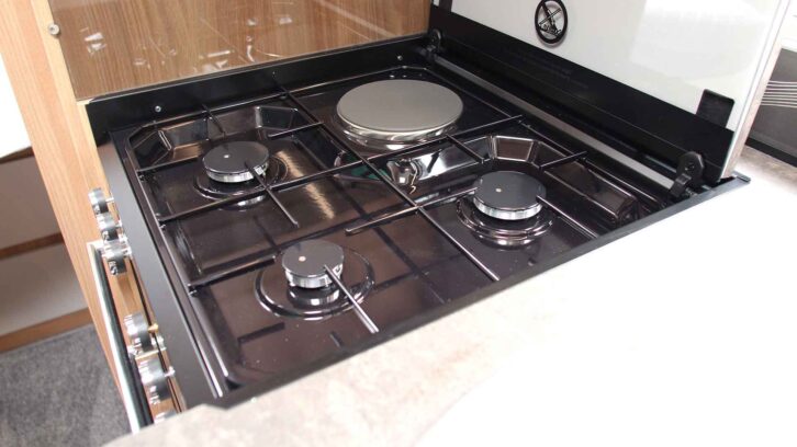 A three plus one dual-fuel hob