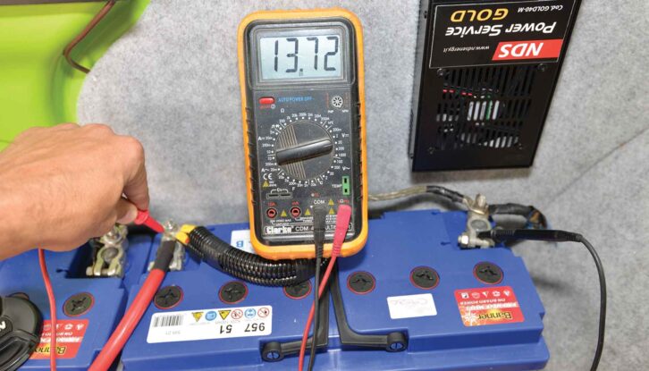 Checking the battery charge