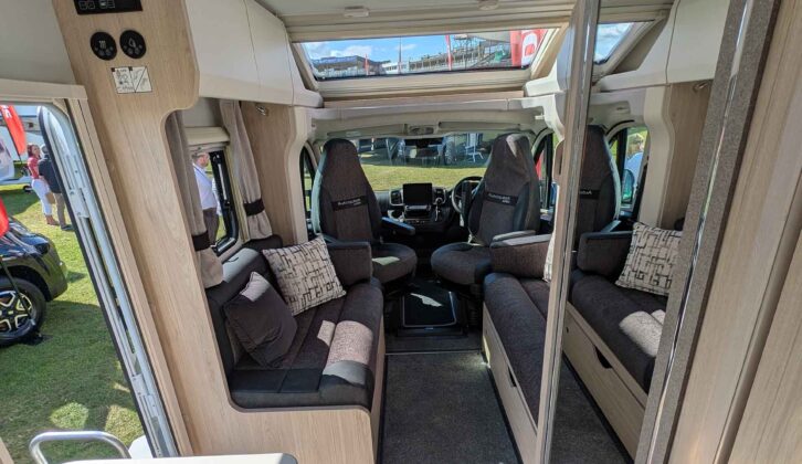 Inside the Elddis Autoquest Apex 194