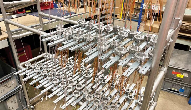 Gas burners with spark ignition