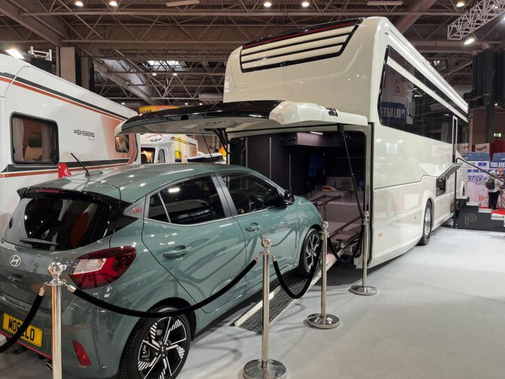A car fitting into the garage of the Morelo